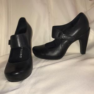Tsubo Black Leather Mary Janes